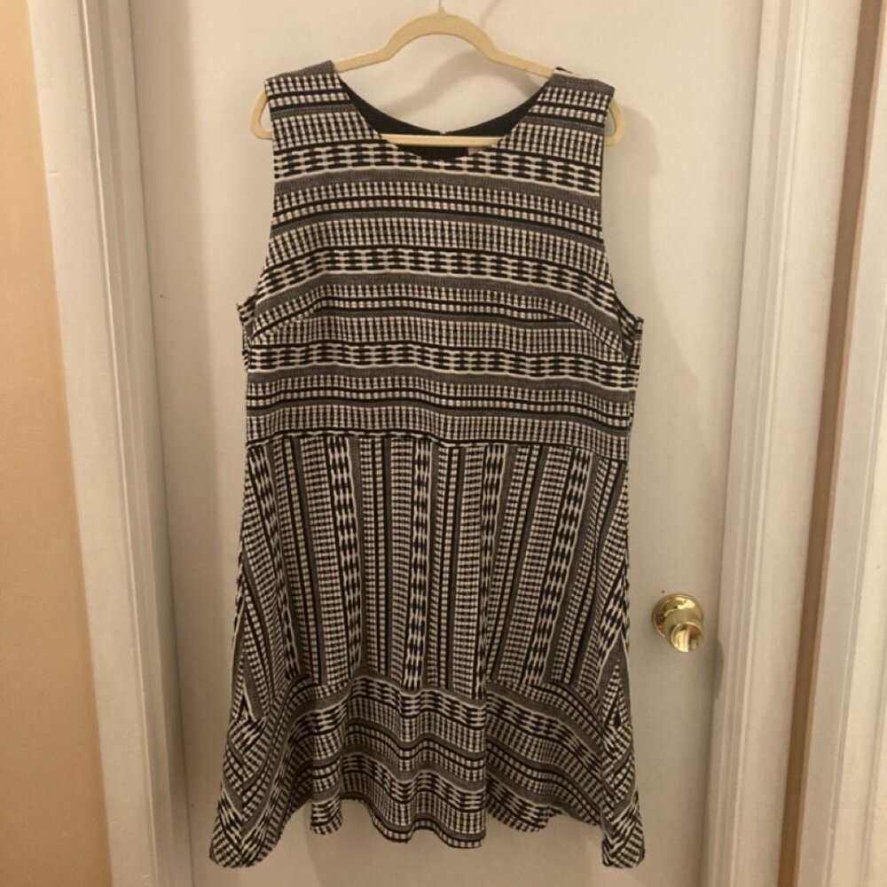 EUC Loft Plus Sleeveless Flounce Hem Dress